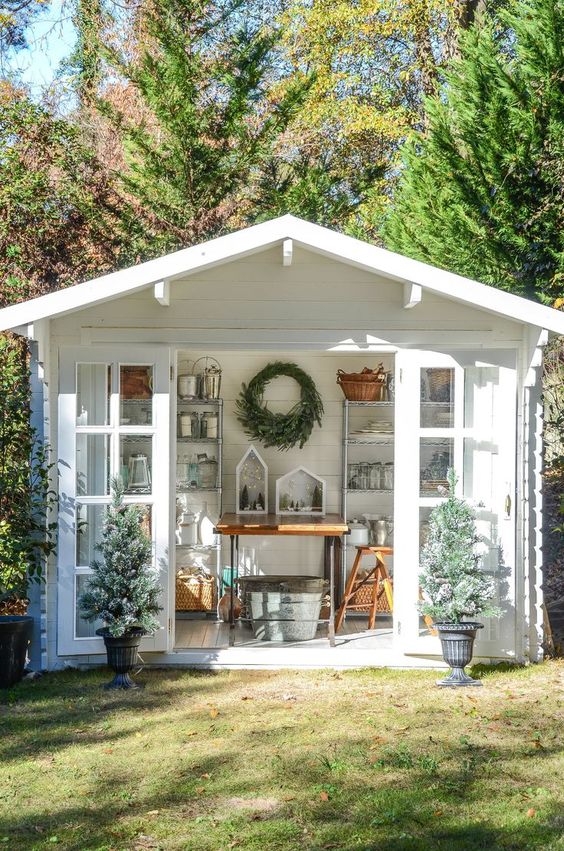 The holidays are in full swing and this season I'm so excited to partner with Home Decorators Collection along with some super creative bloggers for this years HDC Holiday Homes!  If you're coming over from Just A Girl & Her Blog, welcome!  Wasn't her home tour adorable?!  I loved all the